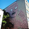 Berlin allemagne blu “the pink man” street art