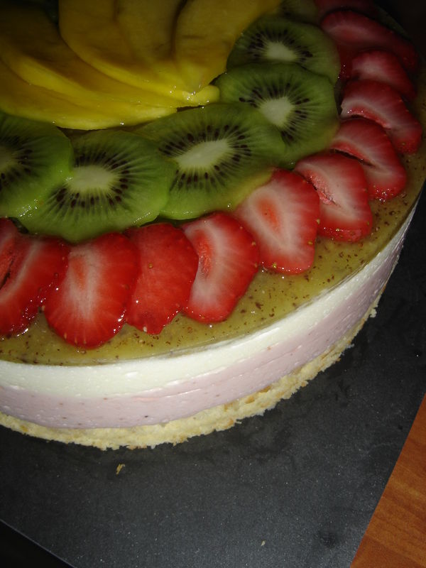 Entremet Fraise Ananas Kiwi Les Patisseries De Pauline