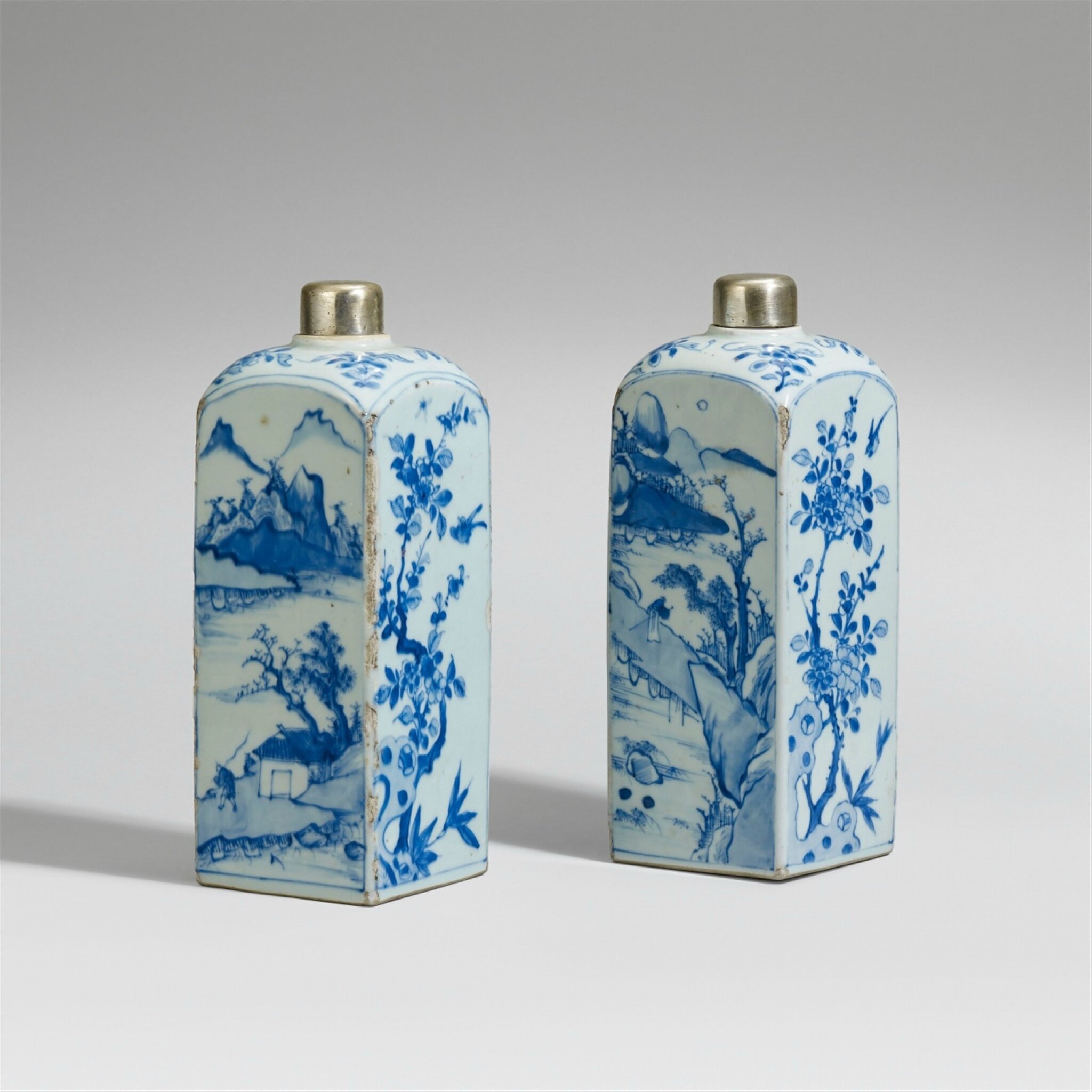 Download Two Blue And White Gin Bottles Late Ming Dynasty Photo De China Ming Dynasty 1368 1644 Alain R Truong