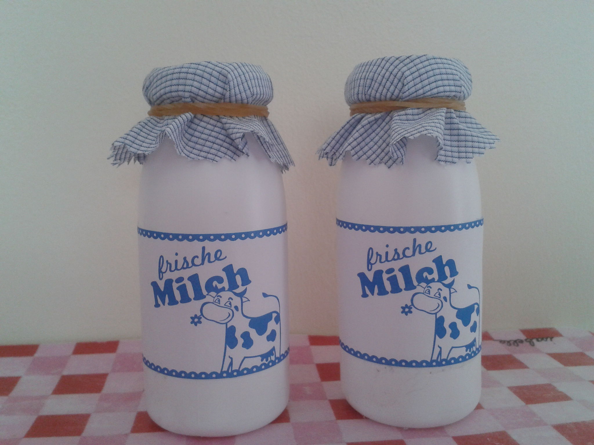 Miniature Bouteilles de lait & Miniature boissons dans Panier Bouteille de lait kitchedstm 