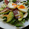 Salade avocat, magret séché § oeuf mollet