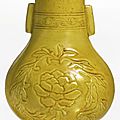 A rare yellow-glazed vase (hu), Late Ming-Early Qing dynasty, 17th century