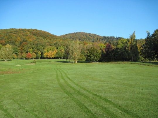 LE GOLF DE ROUGEMONT LE CHATEAU EN QUELQUES TROUS ...