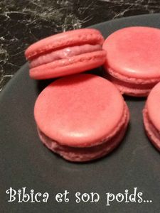 Macarons ricotta fraise gros plan