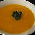 Soupe de carottes et pesto de persil