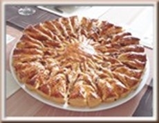 0502 - feuilleté soleil (oignon, jambon, comté) 0502 - feuilleté soleil (oignon, jambon, comté)