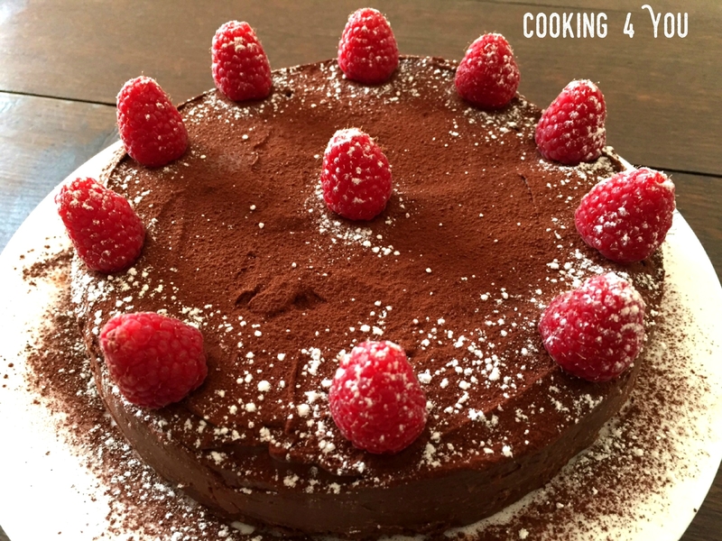 gateau au chocolat et framboises 019