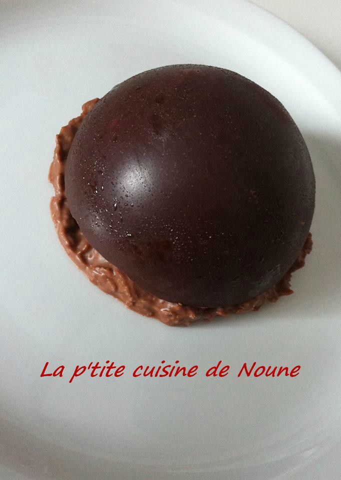 Demie Sphere Deux Chocolats Sur Biscuit Croquant La P Tite Cuisine De Noune