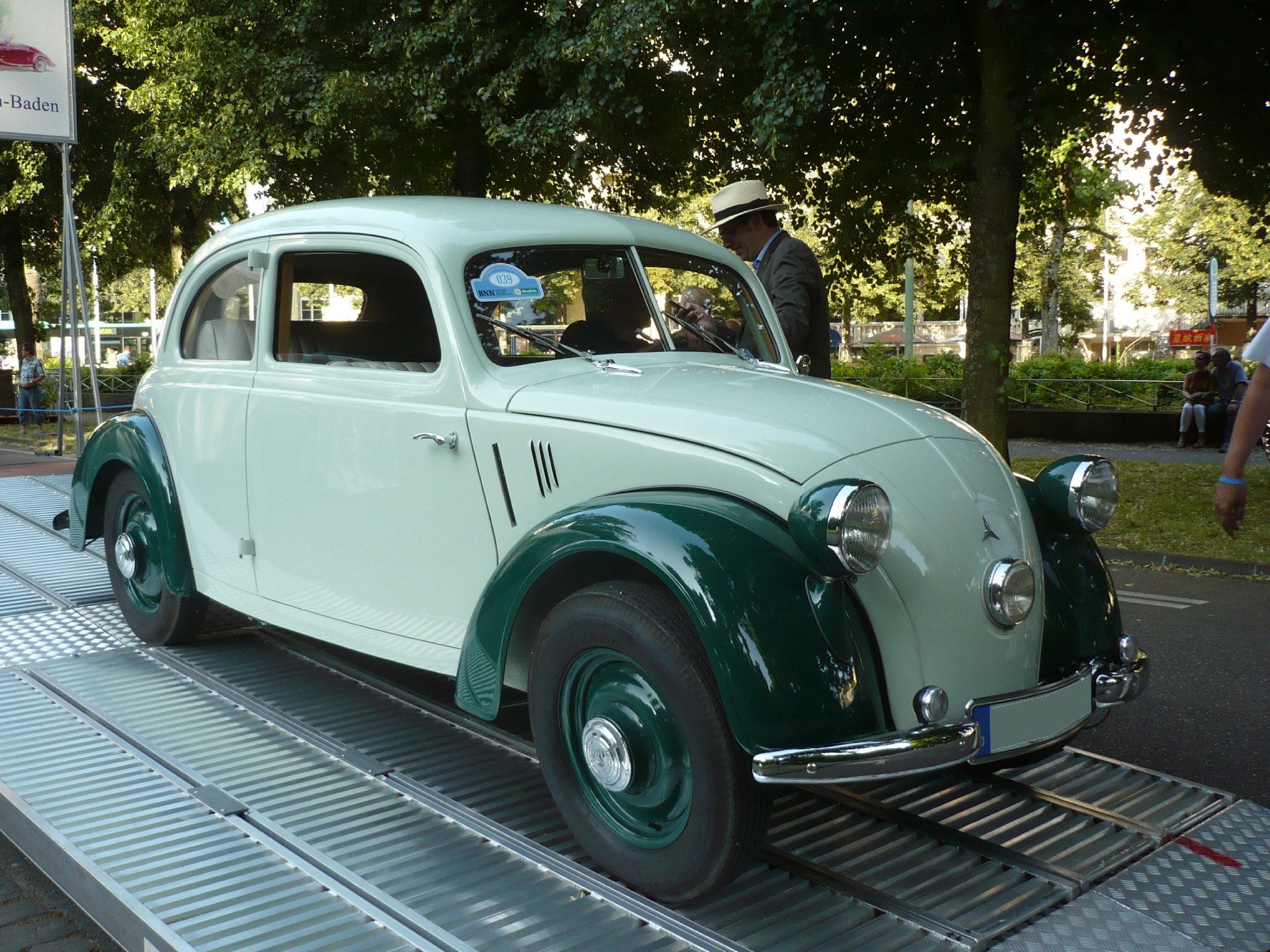 MERCEDES 170H W28 berline 1936 Baden Baden (1) - Photo de 062 - 37e Int