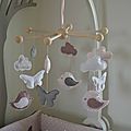 mobile bébé éveil oiseaux papillons nuage rose poudré vieux rose gris blanc - décoration chambre bébé rose poudré vieux rose gris blanc