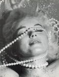 1962_07_12_by_bert_stern_pearls_0072_1