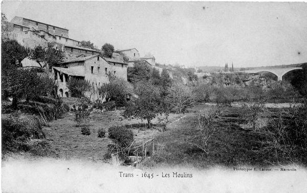 Les-moulins