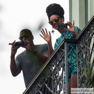 Beyoncé-Jay-Z-leaving-the-Hotel-in-Havana-Cuba-5-april-2013-1-300x300