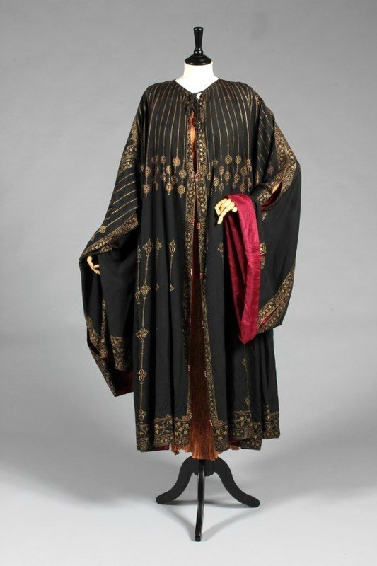 A fine and rare Mariano Fortuny stencilled orientalist black silk evening coat, circa 1910-20 1