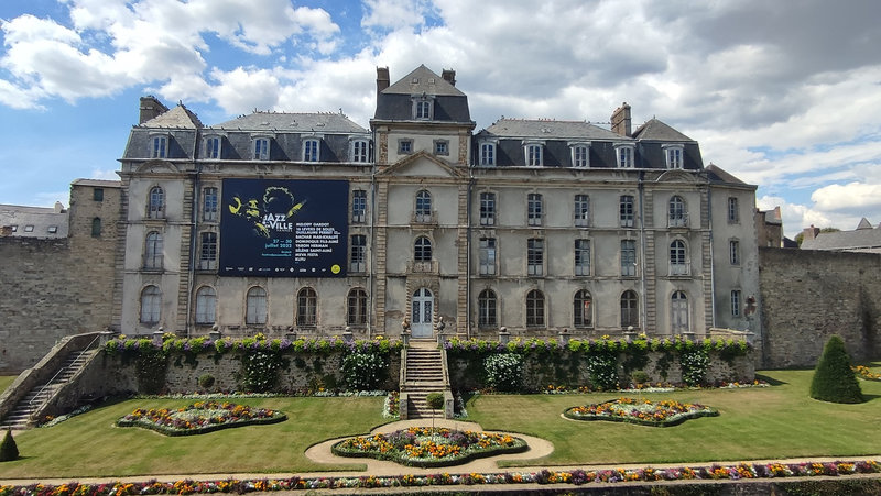 Vannes 11 le château et les douves