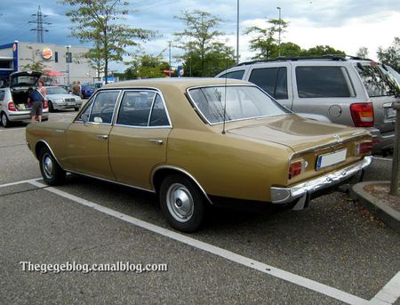 Opel rekord type C 1900 I automatic de 1970 (Rencard burger King aout 2011) 02