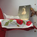 pour Eliane: housse de boîte à mouchoirs aux coquelicots