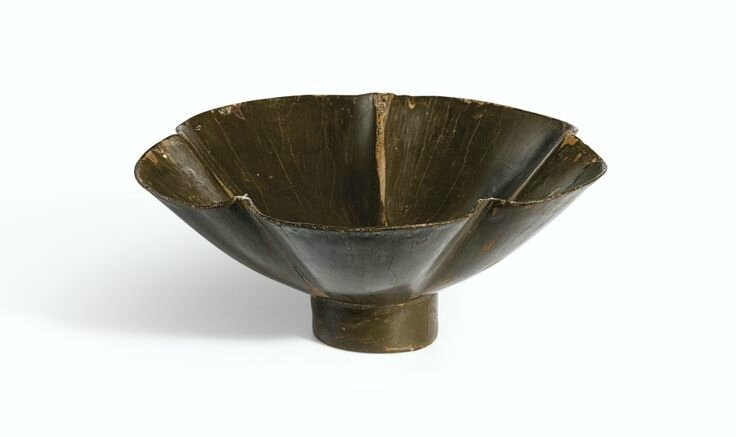 A brown lacquer lobed bowl, Northern Song Dynasty