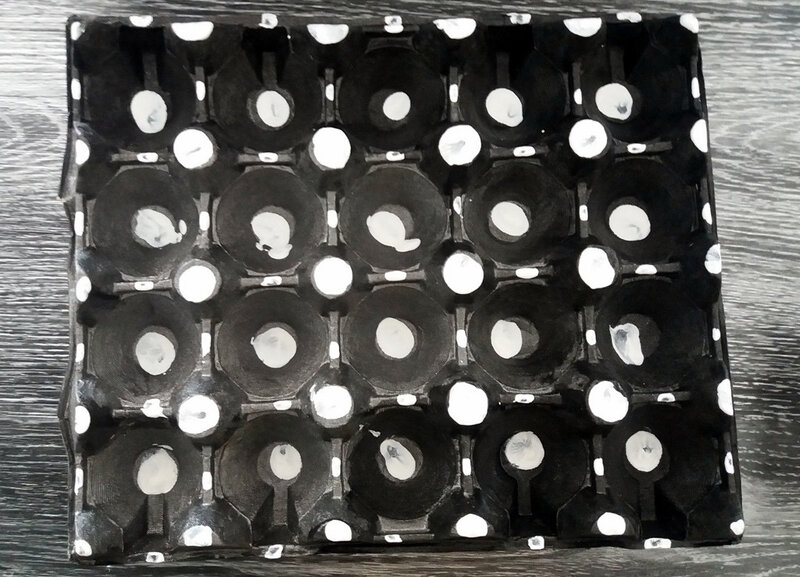 325-Noir et blanc-Boîtes à oeufs (27)