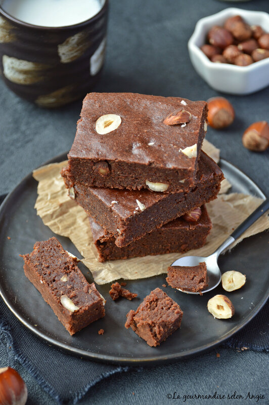 brownie vegan chocolat betterave noisettes et farine de kamut 1
