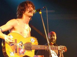 2010_05_Gogol_Bordello_La_Riviera_081