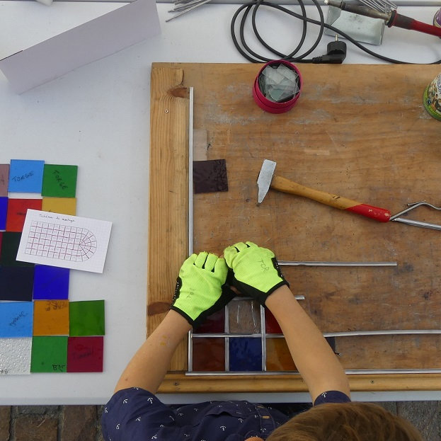 4-montage - atelier vitrail participatif - Gontel et Dupin