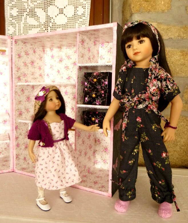 Set de 2 cintres pour vêtements poupées - Maru and Friends