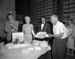 1960-06-01-on_set_LML-birthday_of_MM-010-1