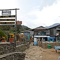 village de Potana dans la montagne en direction du Machapuchare
