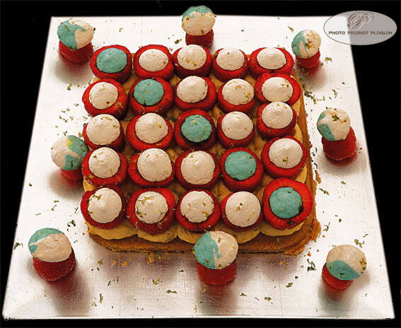 N°1 SAINTE_BAZEILLE_fete_de_la_fraise_concours_des_desserts_n1_L_ame_en_fraise_classee_1ere