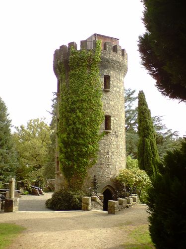 The Pepperpot Tower... Fiona, Shrek's coming !
