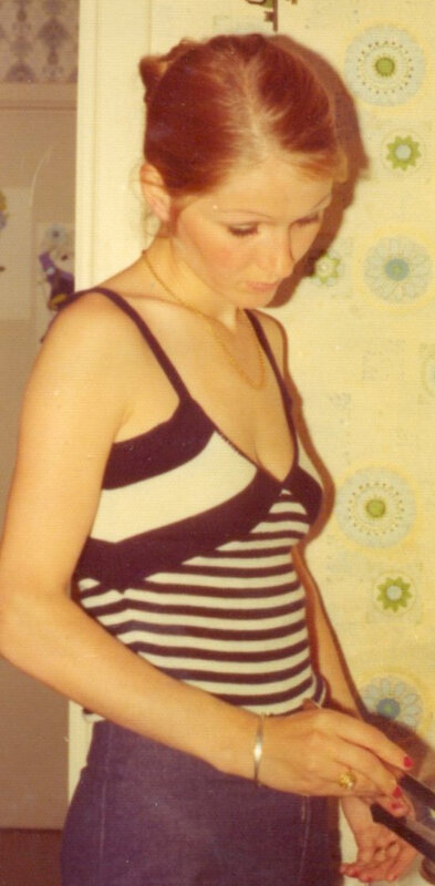viviane mai 1974 après accouchement