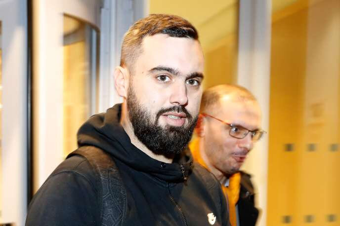 Photo-Eric-Dropuet-sortie-interpellation