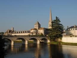 Découvrez Saint-Savin, monument phare du Poitou ! | Val de Loire