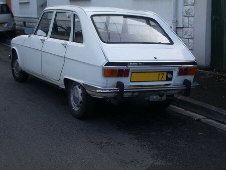 Renault16Lar