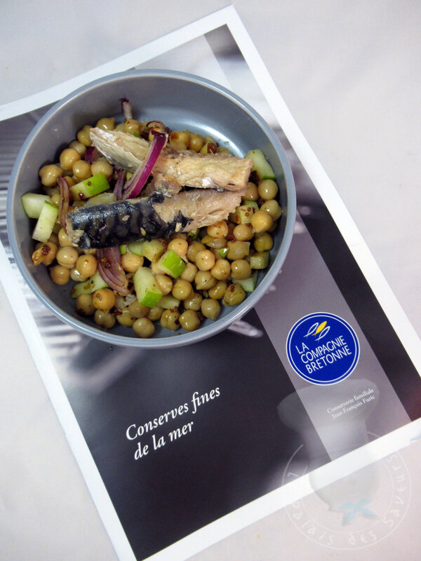 Salade de filets de maquereaux marinés, pois chiches et pommes