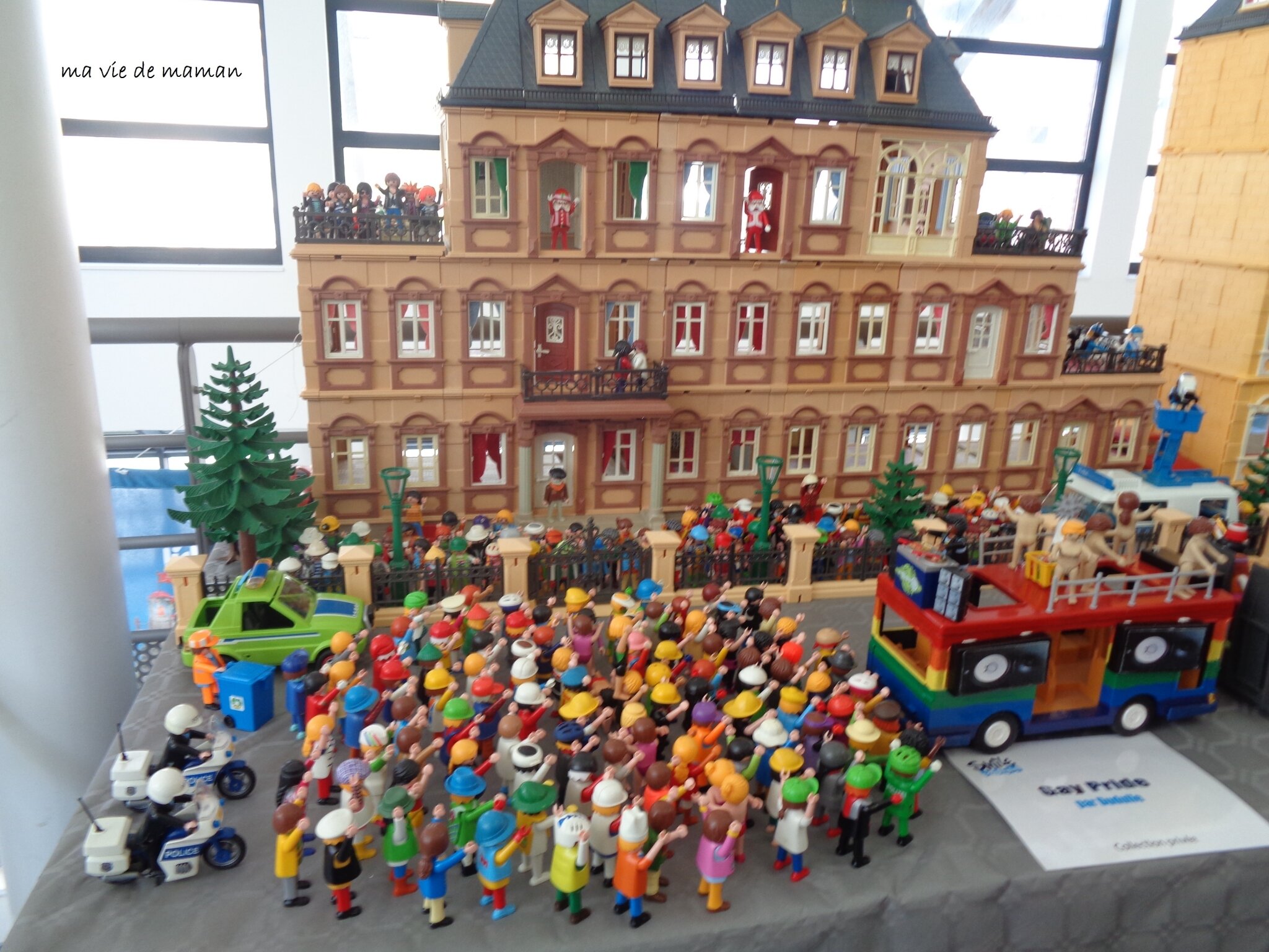 En avant l'histoire au salon du Playmobil et du Lego aux Mathes
