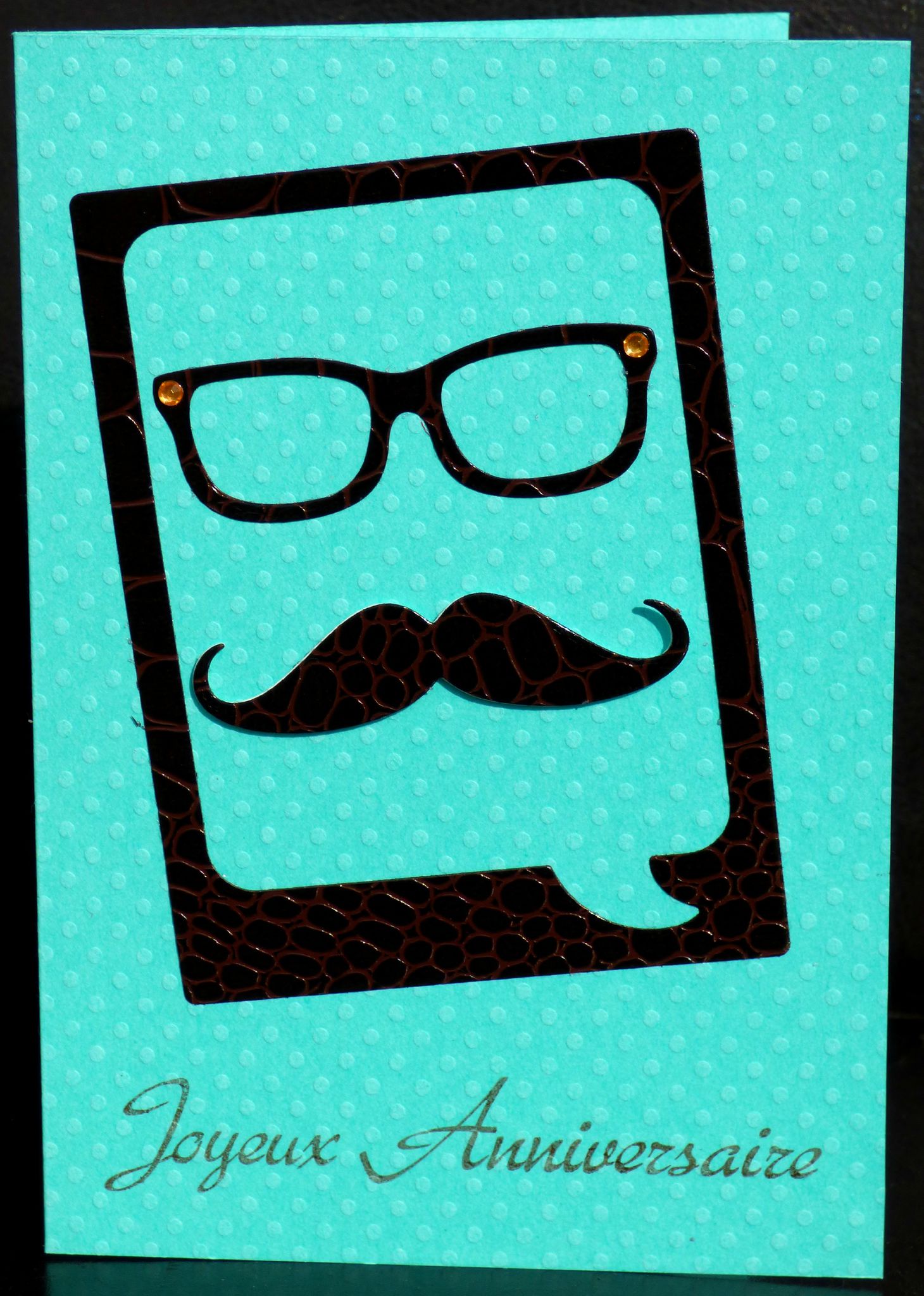 Carte D Anniversaire Masculine Avec Polaroide Lunettes Et Moustache A Effet Peau De Croco Chocolat L2mg La Boutique