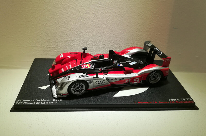 Audi R15 TDI (Ixo)