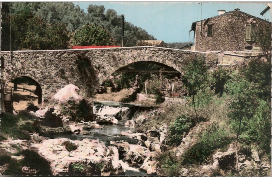 Le Pont Vieux et les cascades