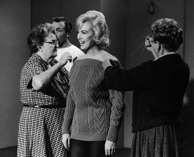 1959-lets_make_love-test_costume-pull-010-1