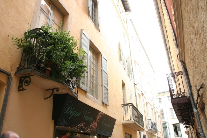 Nîmes 177
