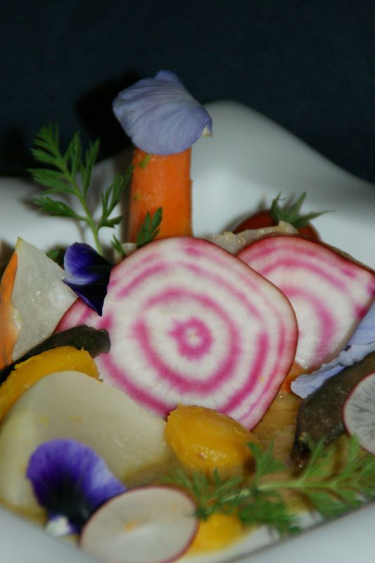Légumes crus et cuits, fleurs au jus acidulé - Le Palais des Saveurs
