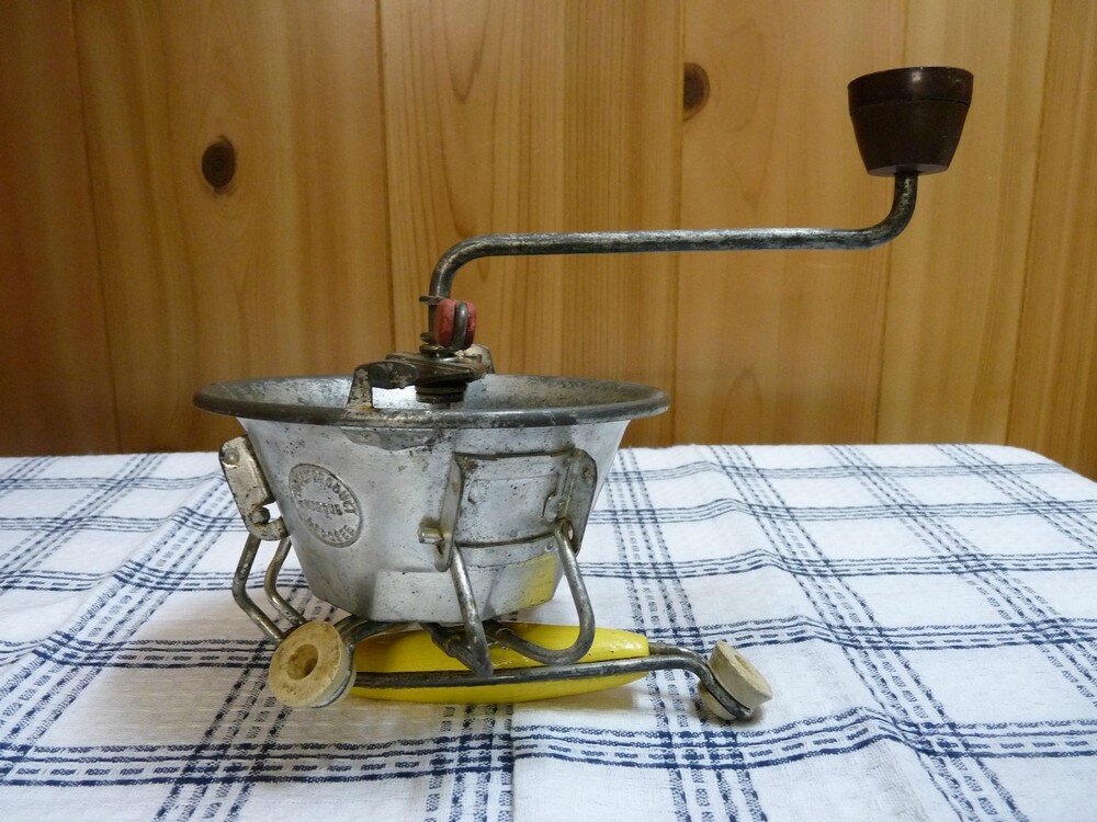 Ya Un Os Dans La Moulinette MOULINETTE VINTAGE - http://retrochoz.canalblog.com/