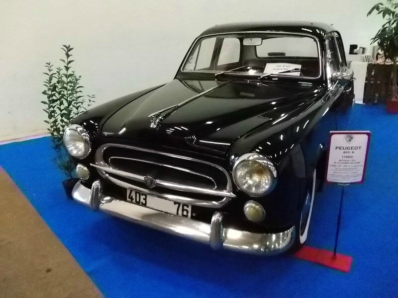 Peugeot 403-8CVav1