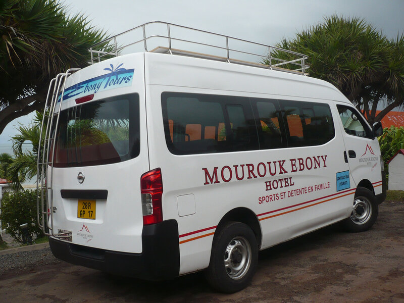 NISSAN NV350 Urvan minibus 2017 Port Sud-Est (2)