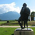 Montreux, statue de Vladimir Nabokov, de dos (Suisse)