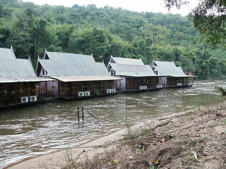 6-Renée rivière Kwaï Thailand