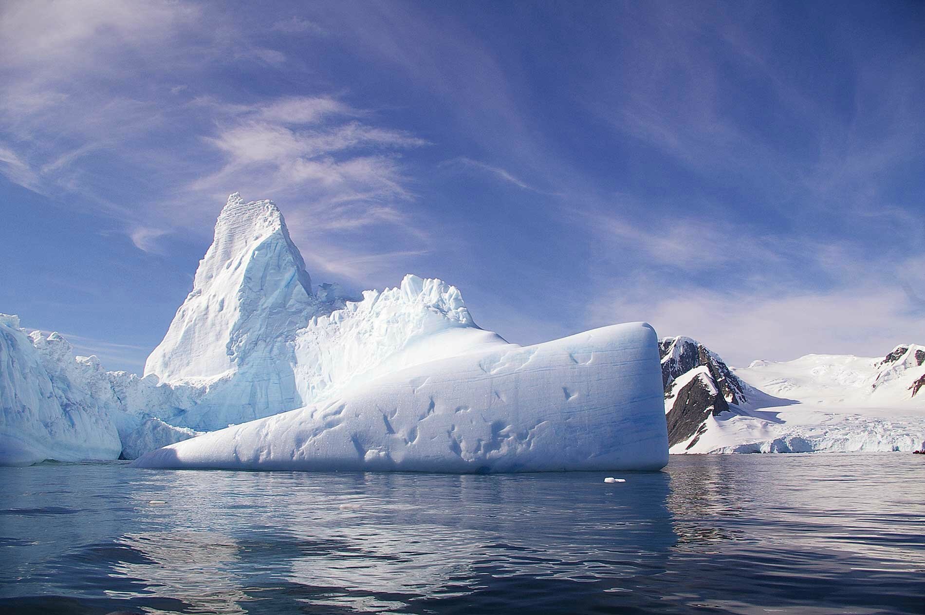 4 Images 1 Mot Montagne Neige Iceberg LES GLACIERS LES PLUS SPECTACULAIRES FORMES D'ICEBERG - Imagystique