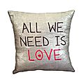 IMGG_2888-coussin-all-we-need-is-love-owly-mary-du-pole-nord-amour-saint-valentin-personnalise-brode-broderie